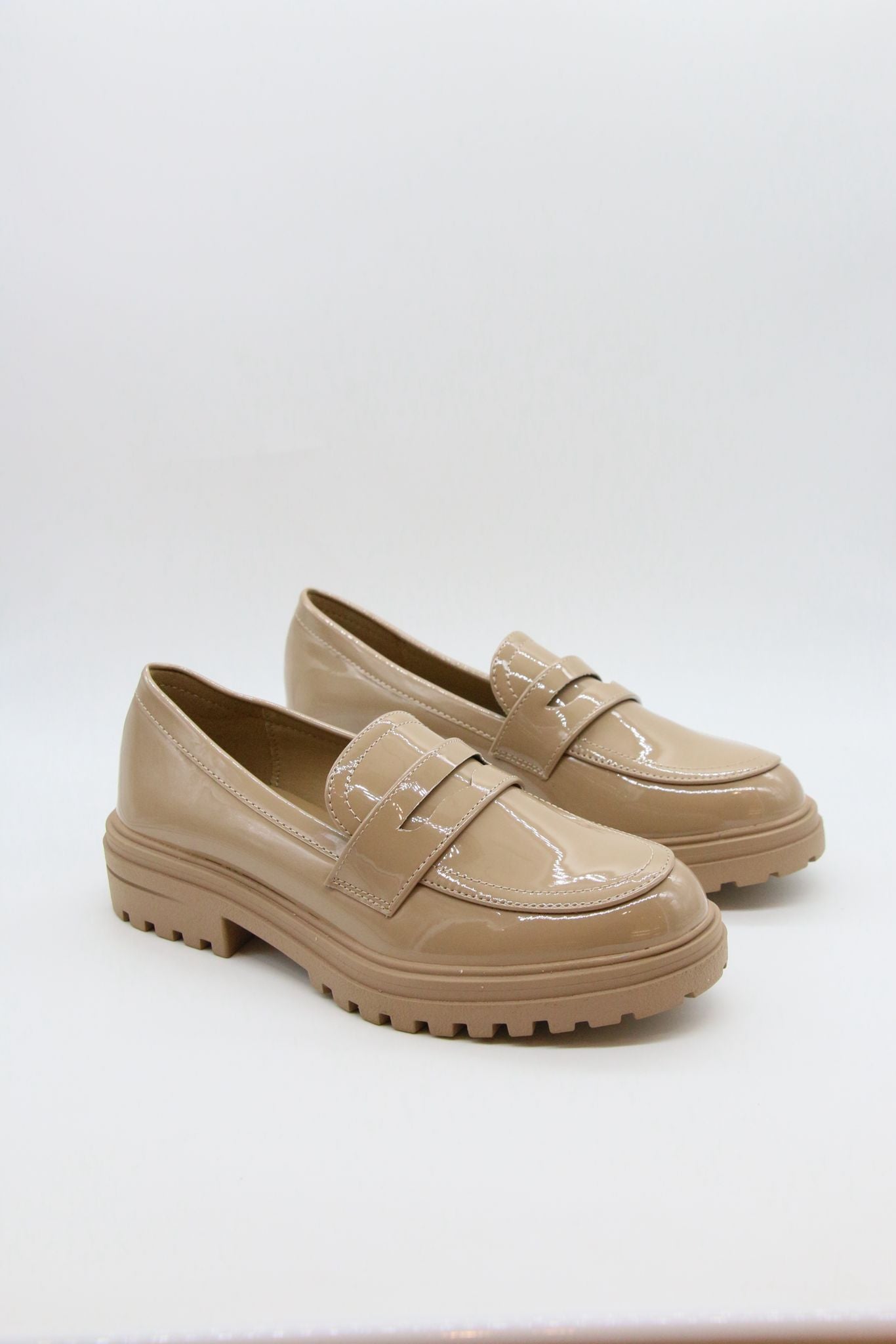 MOCASSINS EN CUIR VERNIS - KHAKI